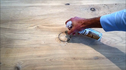 5 tips om plekken en strepen uit parket te krijgen