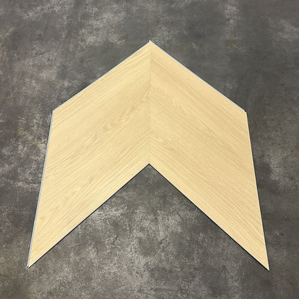 Rigid click PVC hongaarse punt beige 5,3mm geïntegreerde ondervloer