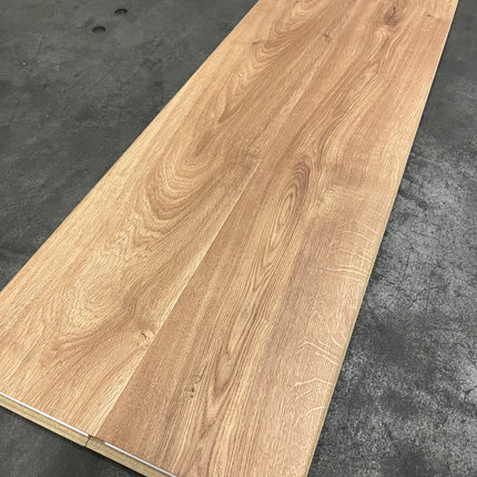 Lot 23,3m2 laminaat warm natural XL 8mm