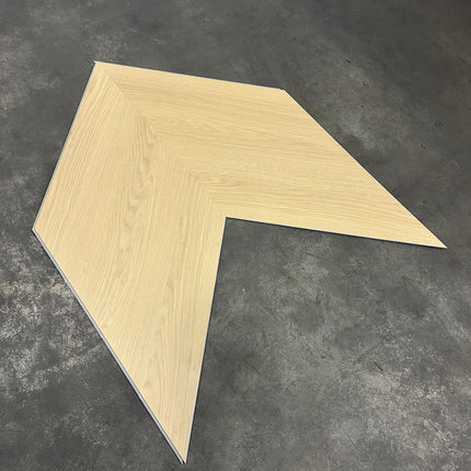 Rigid click PVC hongaarse punt beige 5,3mm geïntegreerde ondervloer