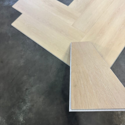 Rigid click PVC visgraat S02 beige 6mm geïntegreerde ondervloer