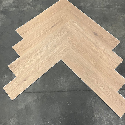 Rigid click PVC visgraat brown 5mm geïntegreerde ondervloer