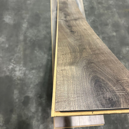 Lot 23,9m2 laminaat cappuccino oak XL 9mm