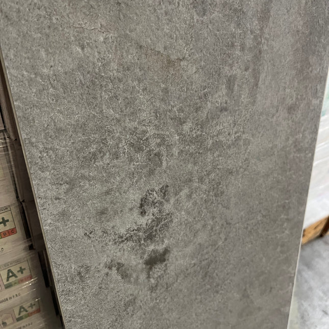 Rigid click PVC tile concrete grey 5,5mm geïntegreerde ondervloer