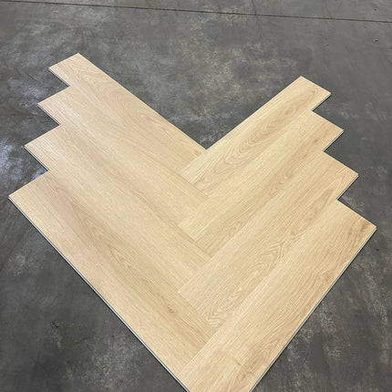 Rigid click PVC visgraat taupe 5,3mm geïntegreerde ondervloer