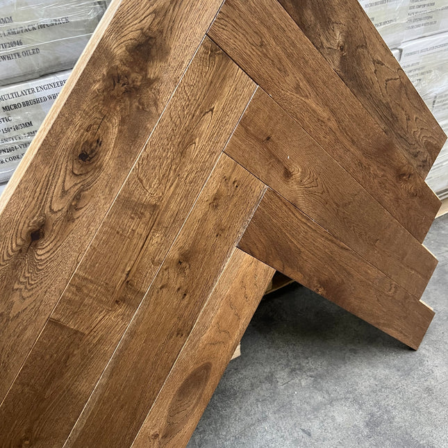 Parket massief eik visgraat smoked 15mm