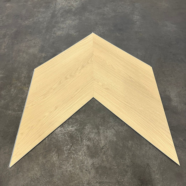 Rigid click PVC hongaarse punt beige 5,3mm geïntegreerde ondervloer