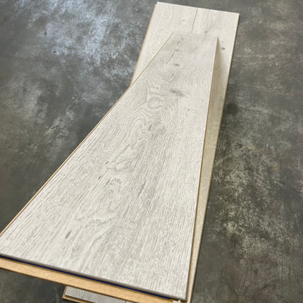 Laminaat downy oak grijs 8mm waterbestendig