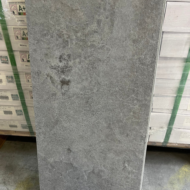 Rigid click PVC tile concrete grey 5,5mm geïntegreerde ondervloer