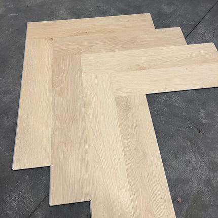 Rigid click PVC visgraat botanisch beige 5,3mm geïntegreerde ondervloer
