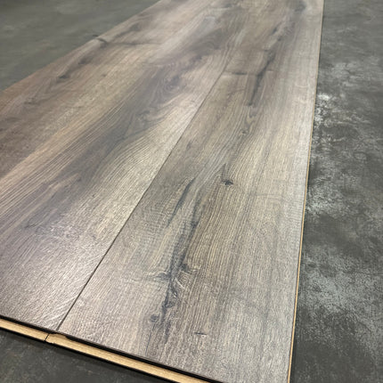Lot 23,9m2 laminaat cappuccino oak XL 9mm