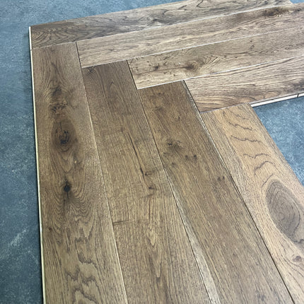 Parket massief eik visgraat smoked 15mm