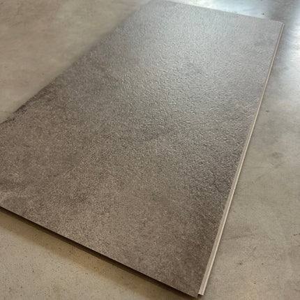 Rigid click PVC tile concrete grey 5,5mm geïntegreerde ondervloer
