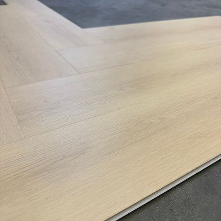 Rigid click PVC visgraat S02 beige 6mm geïntegreerde ondervloer