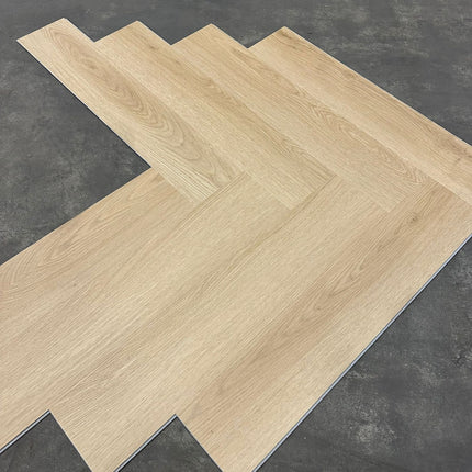 Rigid click PVC visgraat taupe 5,3mm geïntegreerde ondervloer