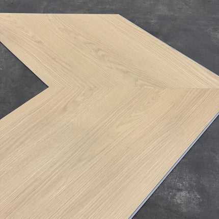 Rigid click PVC hongaarse punt beige 5,3mm geïntegreerde ondervloer