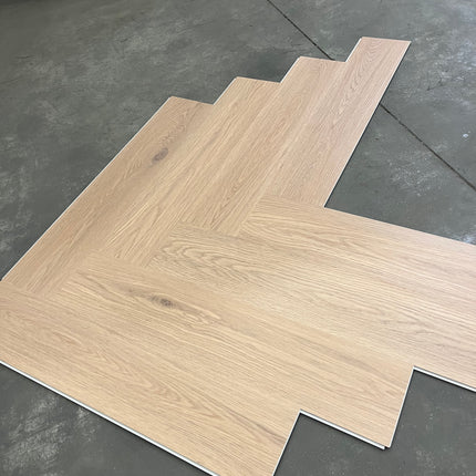 Rigid click PVC visgraat brown 5mm geïntegreerde ondervloer