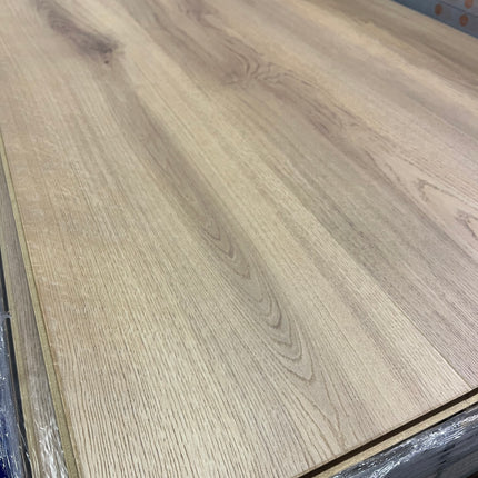 Lot 26m2 laminaat heaven oak breed 8mm