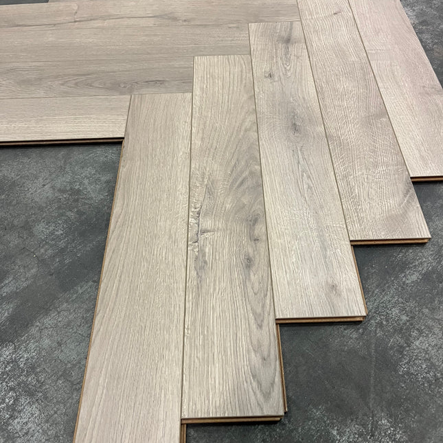 Laminaat luxury visgraat grijs 12mm waterbestendig