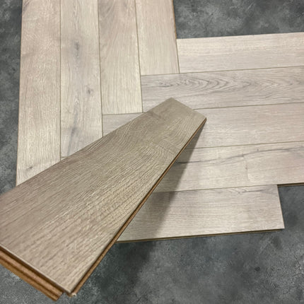 Laminaat luxury visgraat grijs 12mm waterbestendig outlet