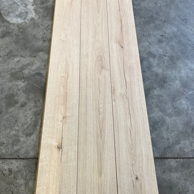 Lot 14,3m2 laminaat positano oak 8mm