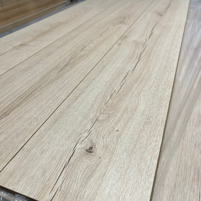 Lot 14,3m2 laminaat positano oak 8mm
